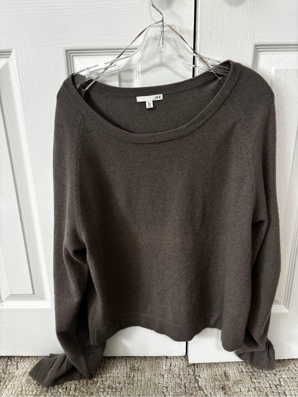 ROI cashmere sweater with ruched sleeve detail womens size M